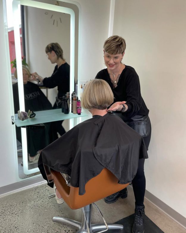 A Chair for Everyone: My Chat with Tara Abramowicz on Neurodiversity, Haircuts & Radical Kindness What really struck me was how deeply she’s woven inclusivity into her work behind the chair. From the moment we started chatting, I knew this wasn’t going to be your average salon talk.