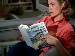 Rear-Window_Grace-Kelly_jeans-shoes_bmp1-792x600