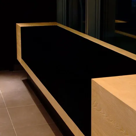 salon bench