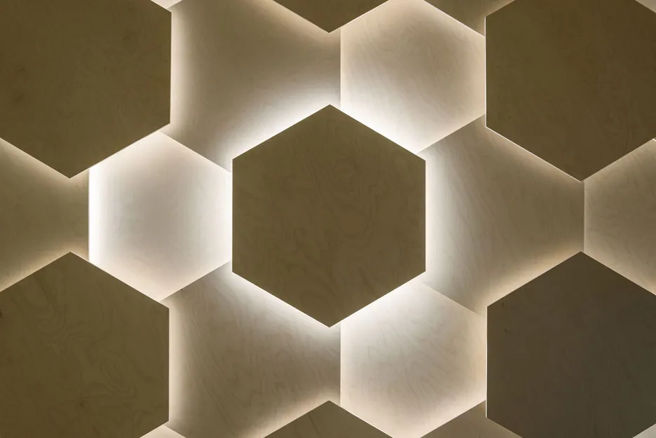 salon-interior-backlit